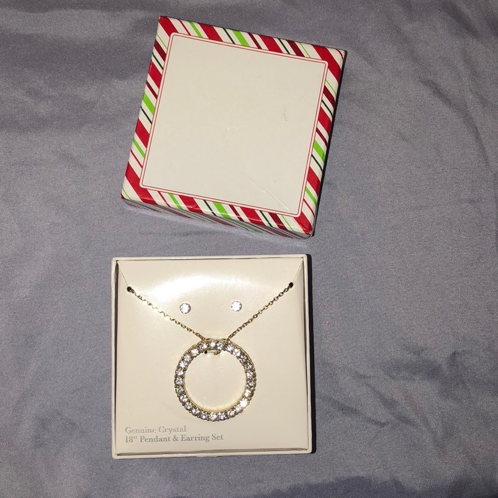 New necklace with earrings